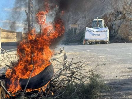 paramenoun-sto-bloko-oi-ktinotrofoi-tis-kritis-michanokiniti-poreia-agroton-tis-rodopis-pros-to-parartima-opekepe-365774