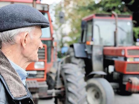 protasi-vomva-tis-evropaikis-epitropis-oi-syntaxiouchoi-georgoi-na-min-einai-epileximoi-gia-ameses-enischyseis-meta-to-2032-365535