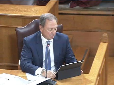 i-apantisi-tis-olaf-sto-ypaithros-gr-ti-simatodotei-i-parousia-tis-ston-opekepe-366565