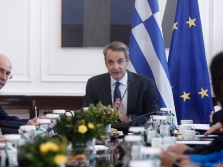 sto-ypourgiko-symvoulio-simera-oi-nomothetikes-rythmiseis-gia-ti-metavasi-tou-opekepe-stin-aade-365657