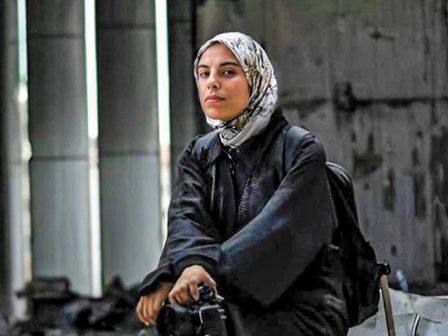 ntokimanter-krata-tin-psychi-sou-sto-cheri-kai-perpata-put-your-soul-on-your-hand-and-walk-367795