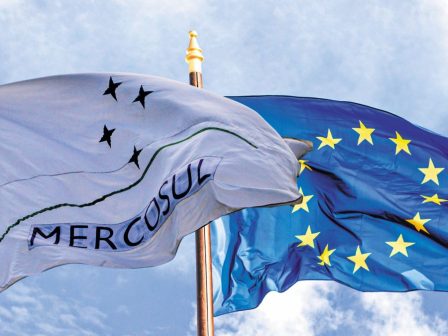 symfonies-eleftheron-synallagon-ta-yper-kai-ta-kata-tou-anoigmatos-stis-chores-tis-mercosur-367650