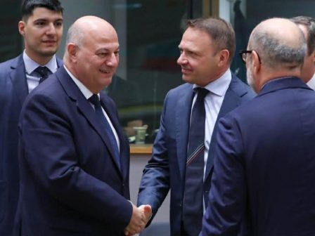 sta-dyo-ta-krati-meli-gia-tis-epidotiseis-mono-stous-kat-epangelma-agrotes-367213