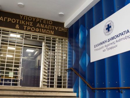 ypaat-11-erotiseis-apantiseis-gia-ta-37-dis-pou-katavallontai-stous-agrotes-to-2025-apo-ton-opekepe-368211