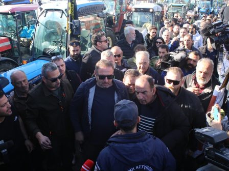 epeisodiaki-i-enarxi-ton-agrotikon-kinitopoiiseon-sto-dynamiko-bloko-tis-nikaias-fotos-368274