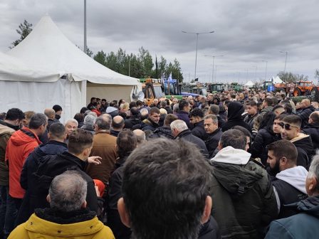 epicheirimatiki-synantisi-tis-pkm-me-indous-epangelmaties-gia-synergasia-ston-agrodiatrofiko-tomea-368847