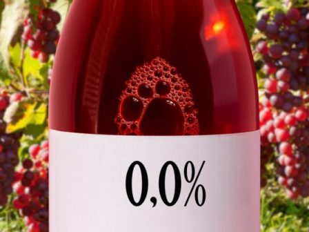 sti-gallia-to-krasi-choris-alkool-echei-perasei-apo-tasi-se-mainstream-proion-368598