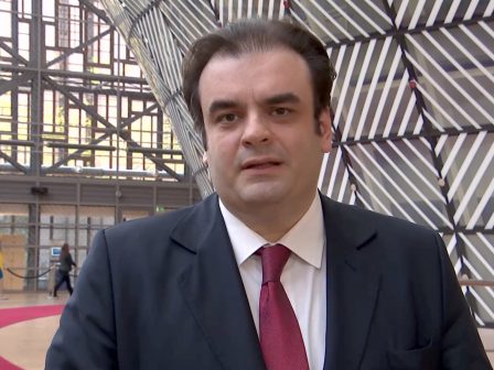 kyriakos-pierrakakis-apo-to-psifiako-kratos-stin-igesia-tou-eurogroup-369275