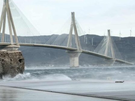 gefyra-riou-antirriou-kykloforiakes-rythmiseis-logo-ischyron-anemon-gia-poia-ochimata-apagorevetai-i-kykloforia-371732