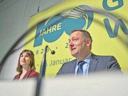 ektakto-evropaiko-schedio-galaktos-sto-trapezi-ton-vryxellon-en-meso-asfyktikon-pieseon-stis-times-372311