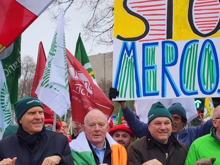 i-etaireia-lactalis-anakalese-exi-partides-vrefikou-galaktos-h-anaklisi-afora-18-chores-371696