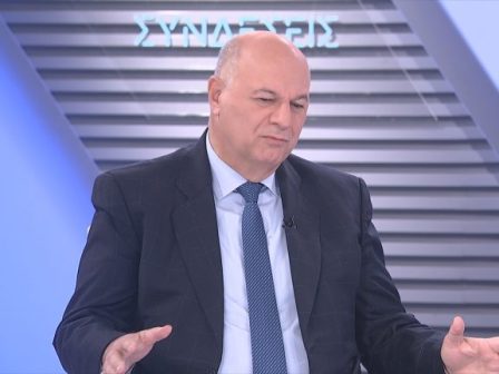 k-tsiaras-me-ta-bloka-adikeitai-i-prospatheia-ton-agroton-kanenas-den-echei-to-dikaioma-na-kleisei-ti-chora-370816