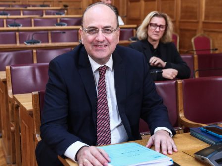 syllalitirio-me-trakter-stin-agia-373917