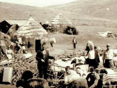 psifiaki-anaviosi-tis-poimenikis-koultouras-episkepsi-se-sarakatsaniko-konaki-mesa-apo-efarmogi-epafximenis-pragmatikotitas-384983